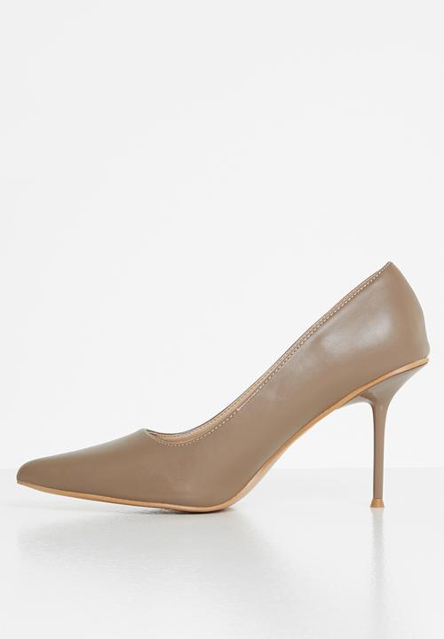 Superbalist - Haila court heels - taupe