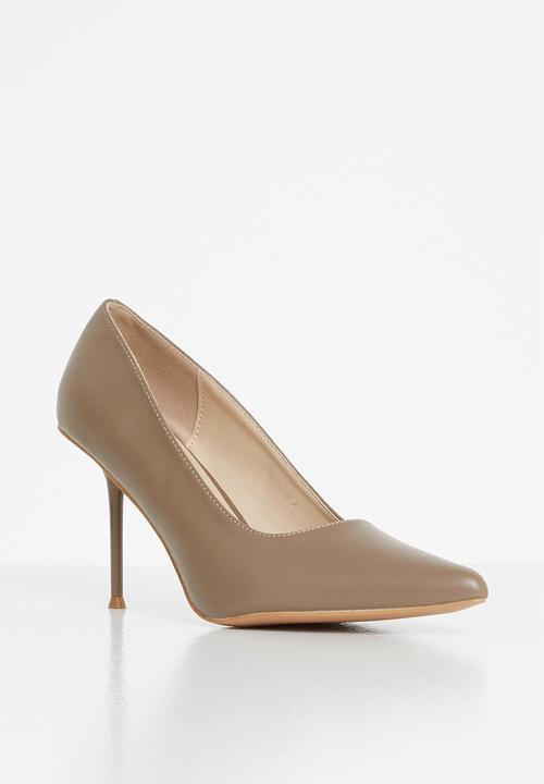 Superbalist - Haila court heels - taupe