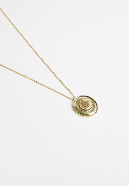 Matter of Fakt - Scallop shell pendant - brass