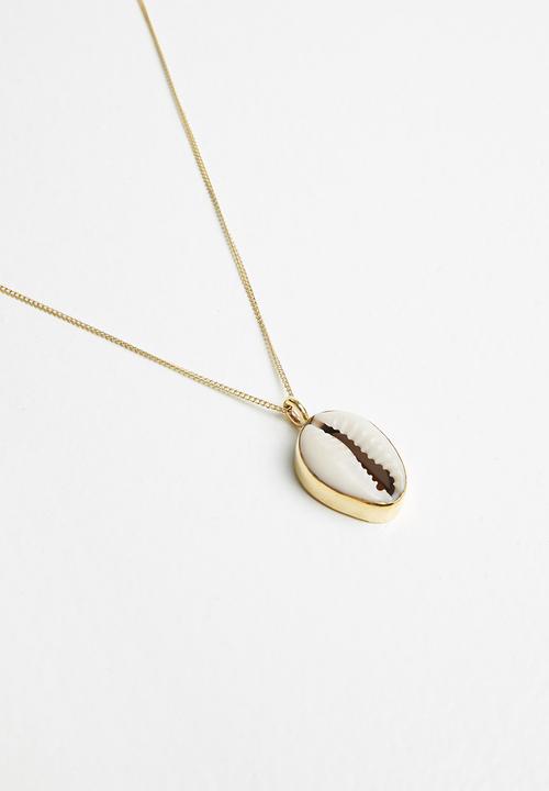 Matter of Fakt - Cowrie shell pendant - brass