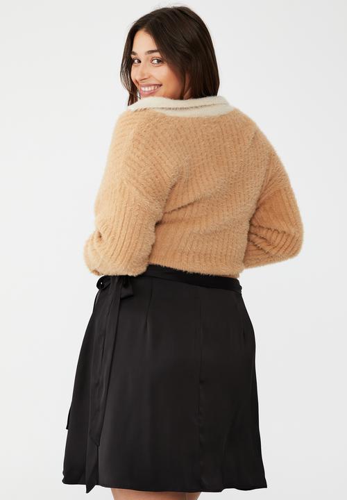 Cotton On - Curve woven santorini satin wrap mini skirt - black