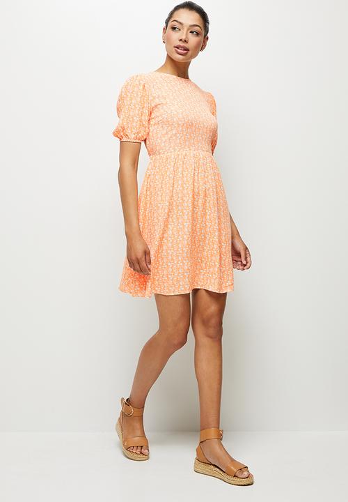 MILLA - Puff sleeve mini dress - melon ditsy