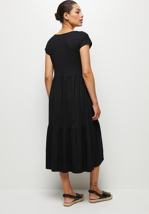 edit - Scoop neck knit tiered midi dress - black