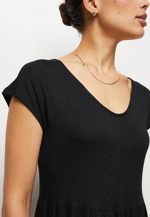 edit - Scoop neck knit tiered midi dress - black
