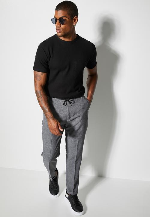 Superbalist - Waffle crew neck pocket tee - black 