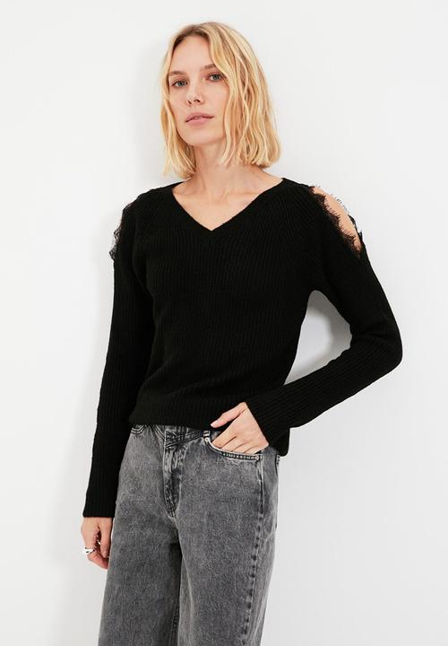 Trendyol - Cutout detailed knit sweater - black