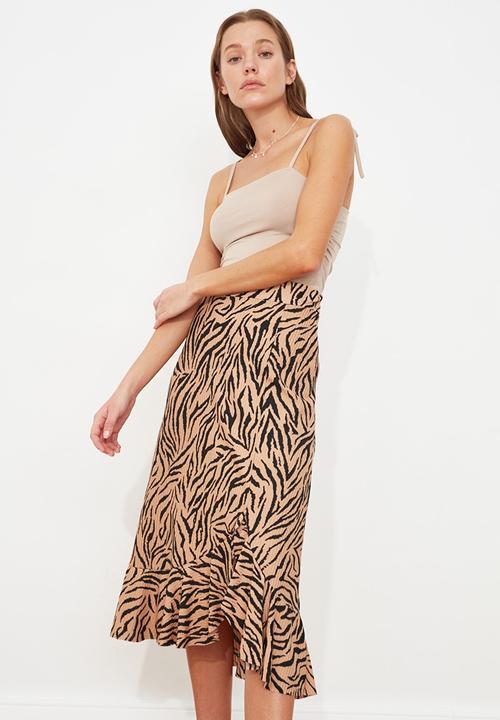 Trendyol - Zebra patterned knitted skirt - camel