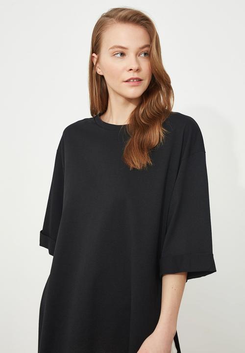 Trendyol - Double sleeve asymmetrical boyfriend t-shirt - black