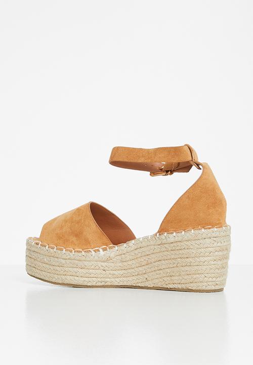 Jada - Ankle strap espadrille wedge heel - tan