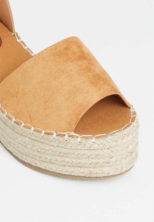 Jada - Ankle strap espadrille wedge heel - tan