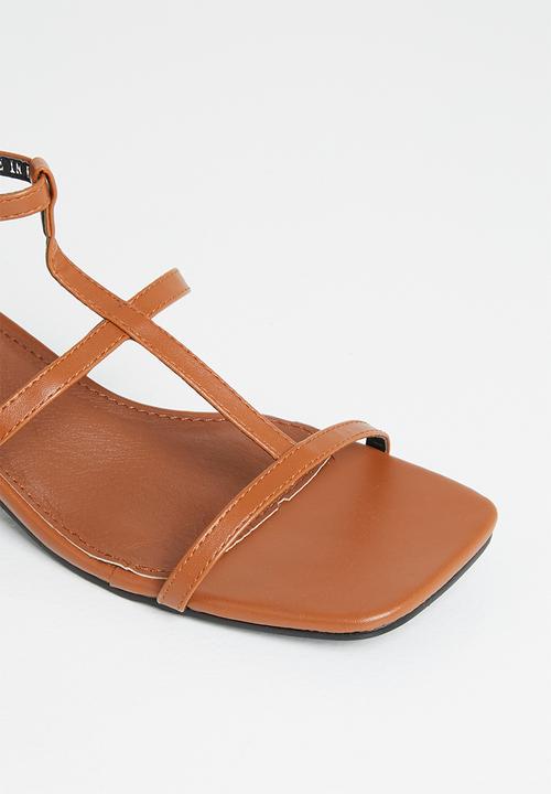 Jada - Caged square toe stacked heel - tan