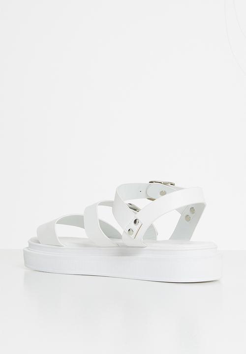 Jada - Chunky buckle sandal - white