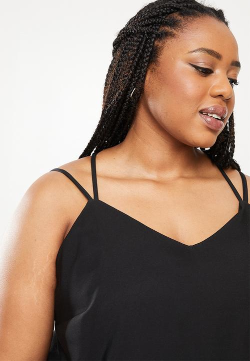 Me&B - Plus spaghetti strap cami with bust support - black