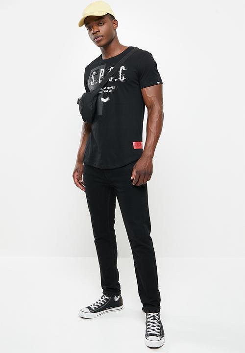 S.P.C.C - Piven regular fit scooped hem tee - black