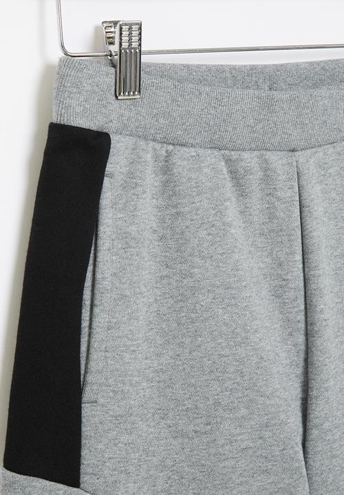 PUMA - Terry short 5" - medium gray heather