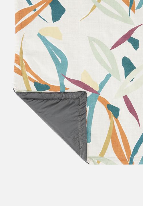 Sixth Floor - Soren foldable picnic mat - multi