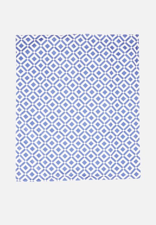 Sixth Floor - Aavaros foldable picnic mat - blue