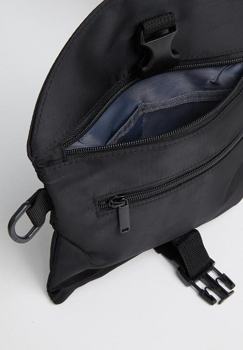 Rebel Republic - Envelope moon bag - black