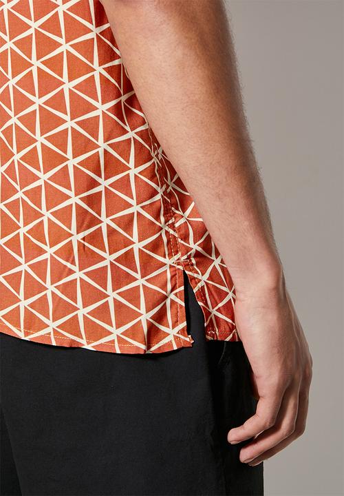 Superbalist - Regular fit viscose pattern resort short sleeve shirt - orange