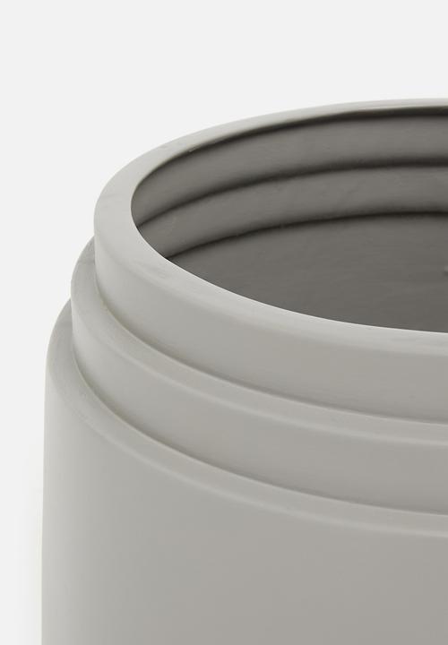 Grey Gardens - Floor pot - tornado