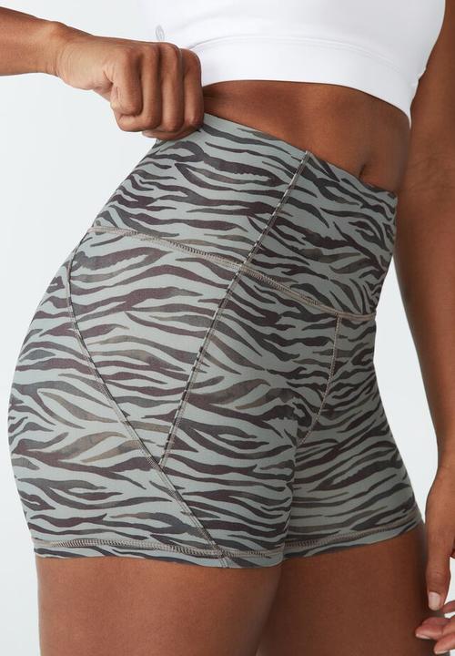 Cotton On - Smoothing shortie short - brownie zebra