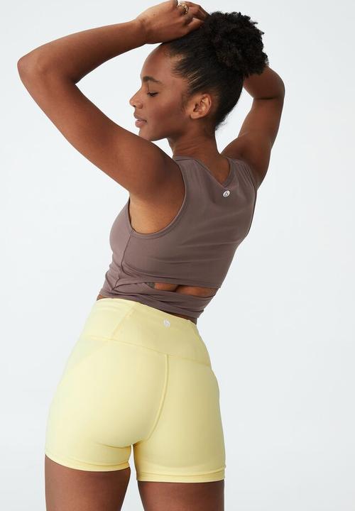 Cotton On - Smoothing shortie short - butter popcorn