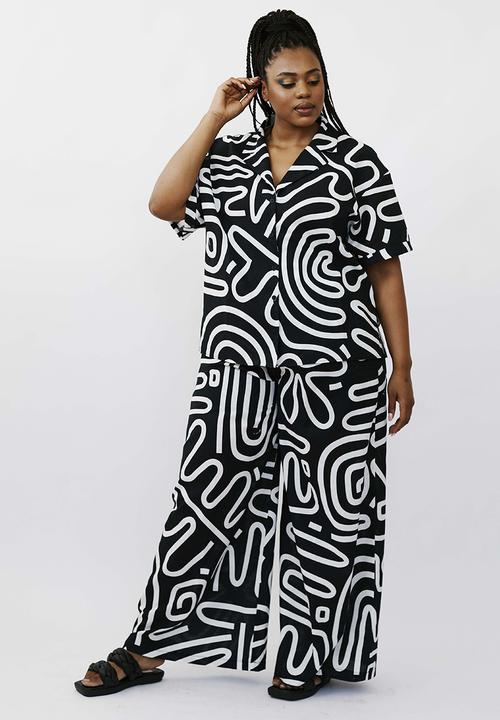 Me&B - Plus elasticated super wideleg pull on pant - black squiggle set