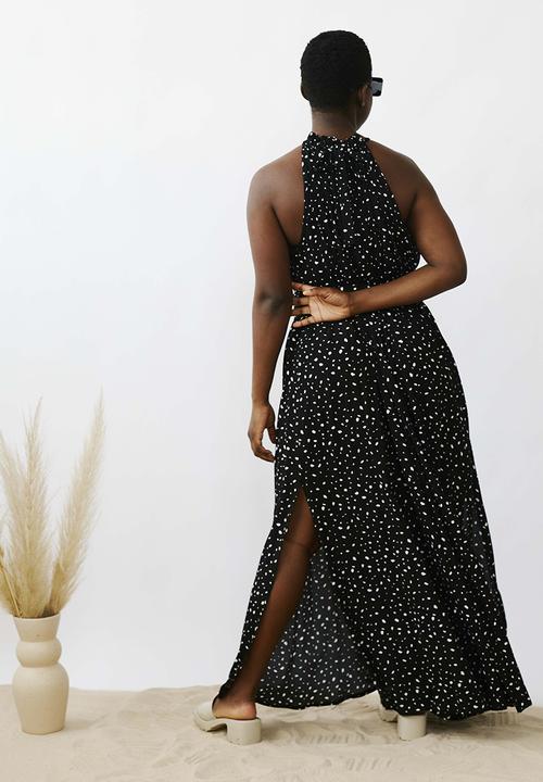 Me&B - Halter full maxi with belt detail - black print