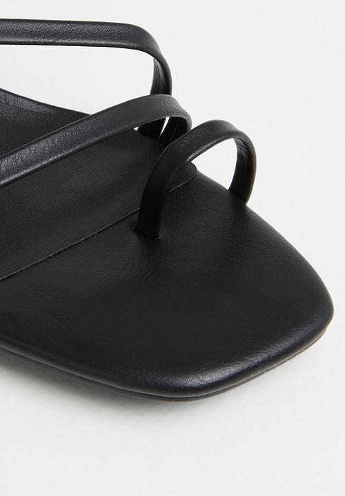 Missguided - Toe post mid heel mule - black