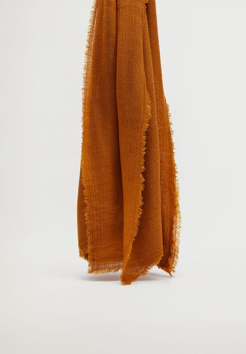 MANGO - Textured scarf - caramel