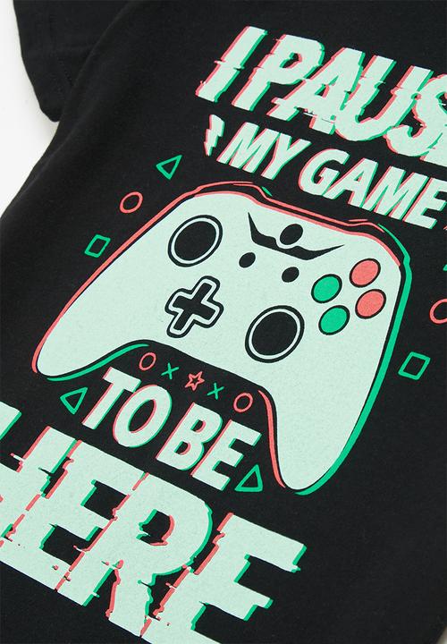 Rebel Republic - Boys tee & shorts pj set - black & olive