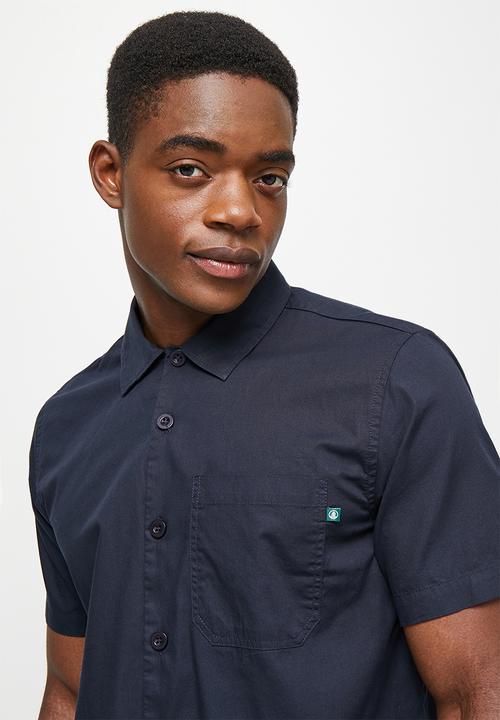 Lark & Crosse - Regular fit cracker poplin pocket short sleeve shirt - navy