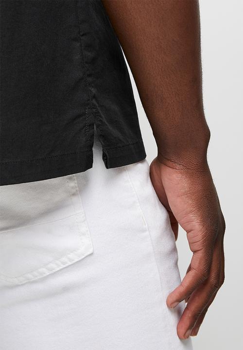 Lark & Crosse - Regular fit cracker poplin pocket short sleeve shirt - black