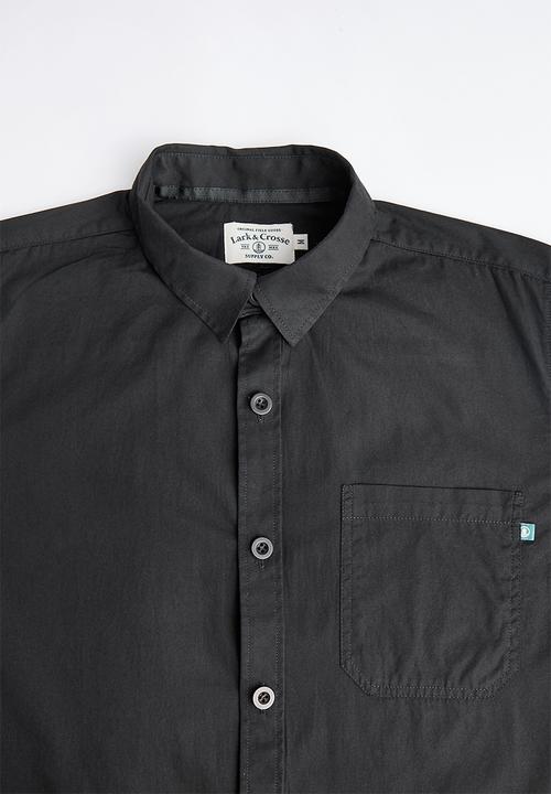 Lark & Crosse - Regular fit cracker poplin pocket long sleeve shirt - black