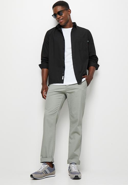 Lark & Crosse - Regular fit cracker poplin pocket long sleeve shirt - black