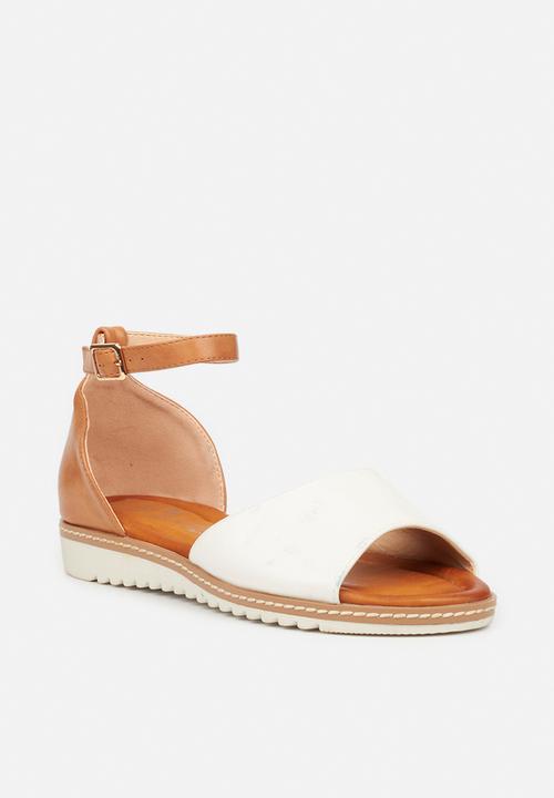 Butterfly Feet - Walnut 1 sandal - white