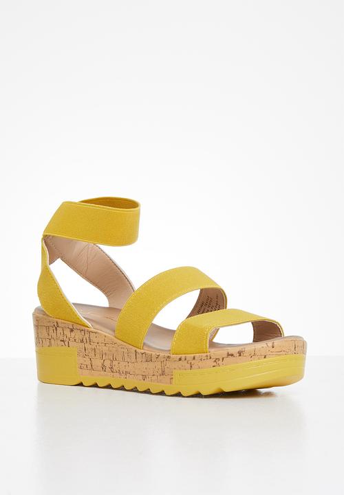 Seduction - Elastic strap cork wedge heel - mustard