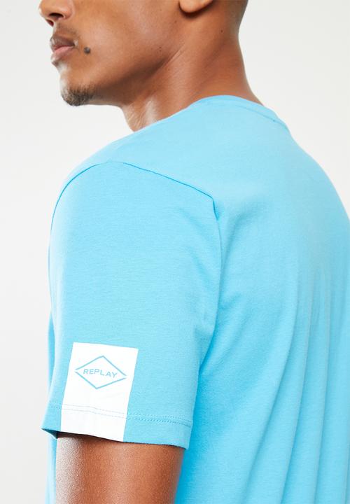 Replay - Left arm patch v neck tee - light blue