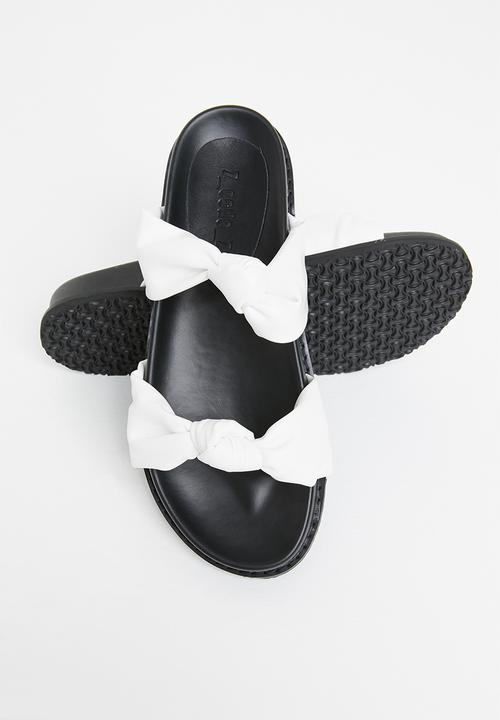Z_Code_Z - Tuma twisted front slide - white