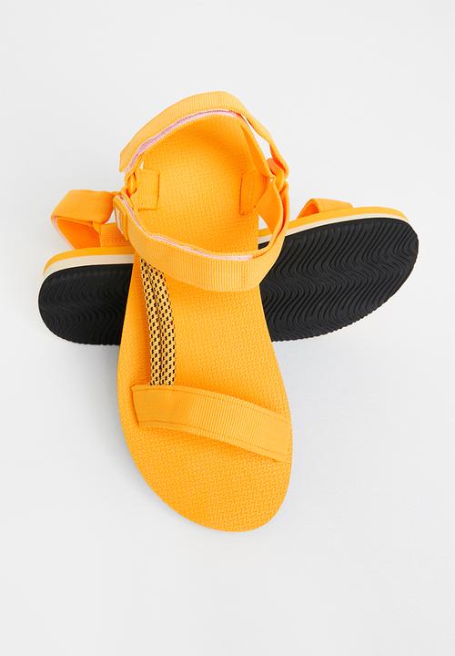 Tom Tom - Sporty chunky sandal - yellow