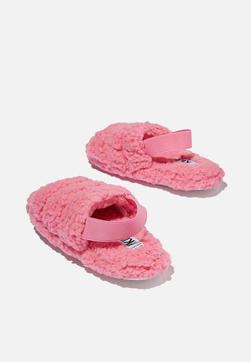 Cotton On - Sammy slippers - pink punch