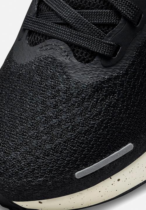 Nike - Zoomx Invincible Run Flyknit