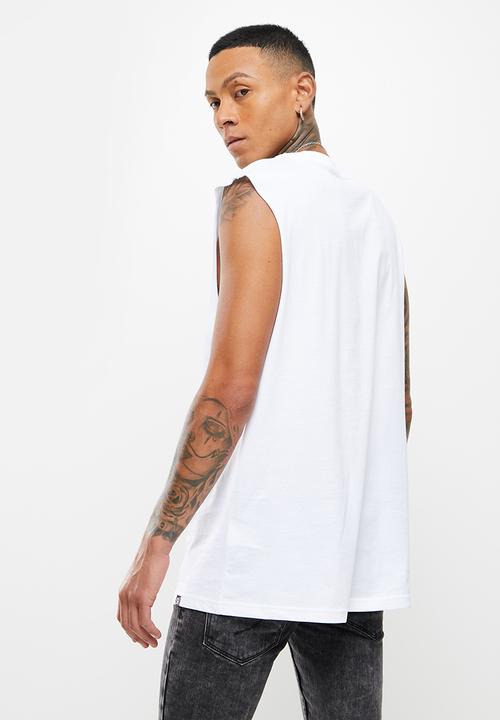 STYLE REPUBLIC - Cut off sleeve vest - white