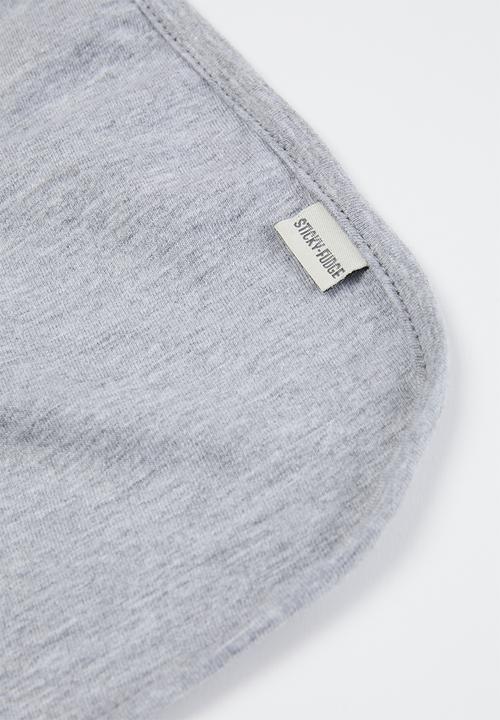 Sticky Fudge - Bib - grey
