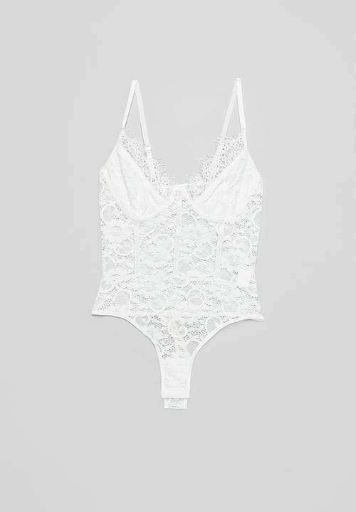 Missguided - Lace trim cupped bodysuit - white