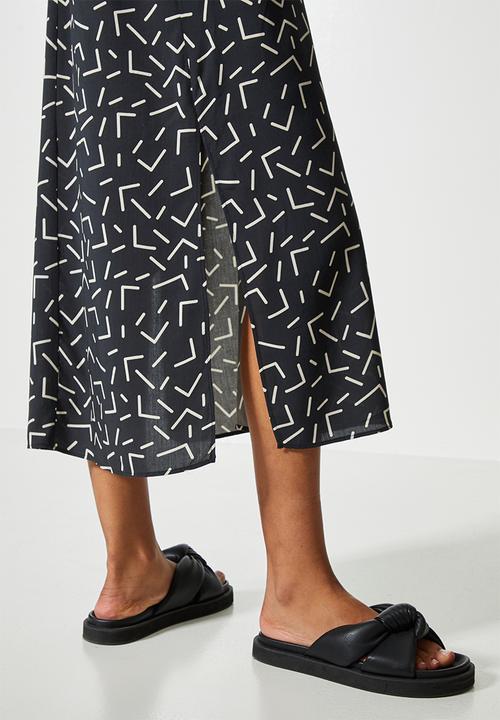 Superbalist - V-neck colomn dress - black & white 