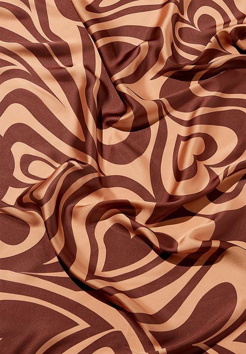 Rubi - Versatile scarf - holly hearts brown