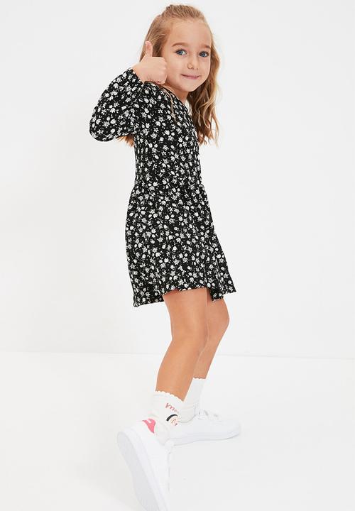 Trendyol - Floral print dress - black