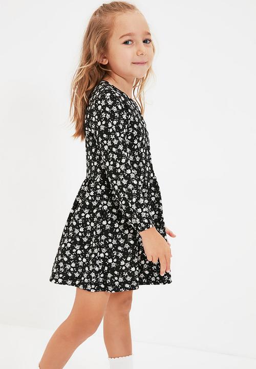 Trendyol - Floral print dress - black