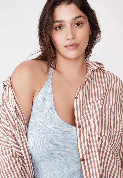 Cotton On - Curve dad shirt - hayley stripe leaf brown